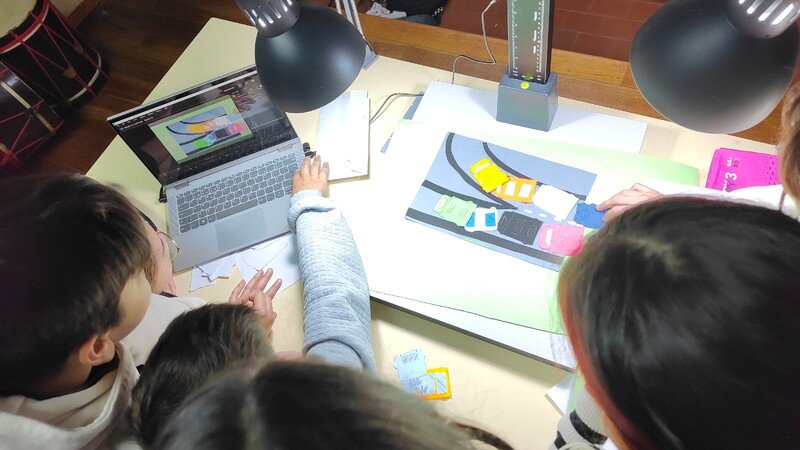 Coletivo turma 5ºA da Escola Básica, 2 e 3 de Palmeira, Braga, e Hélder Barbosa