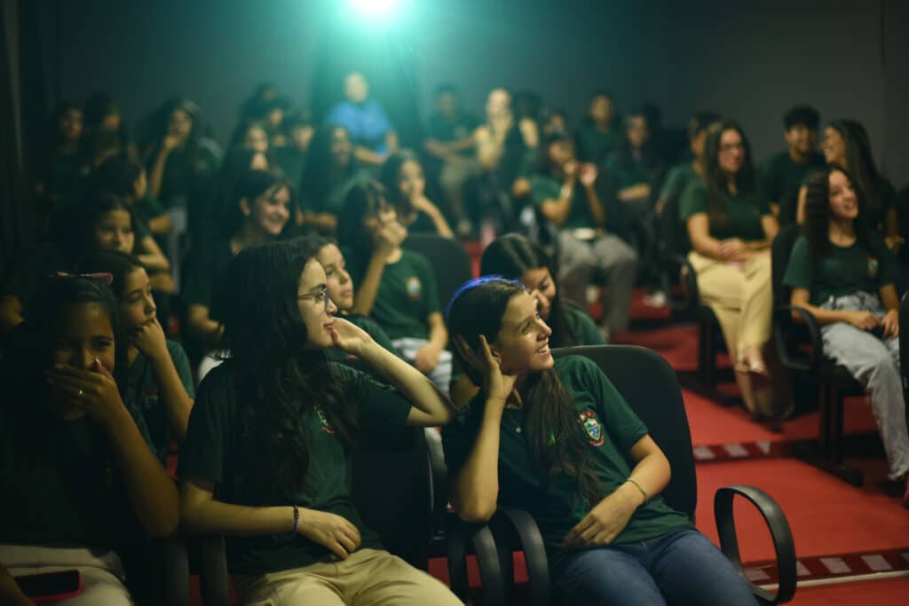 Sessão presencial da 4ª Mostra de Cinema Chica Pelega.