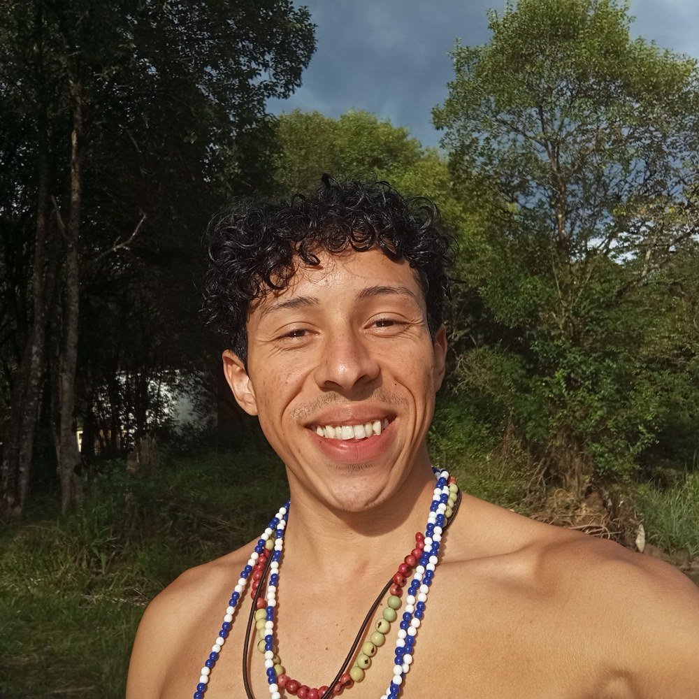Elias de Lima, caboclo afro-indígena e produtor cultural, mediador na Mostra Chica Pelega em Videira (2024)